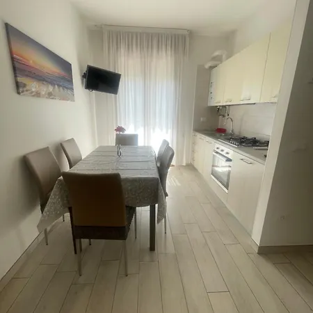 בית נופש Palazzina Del Sole סוטומרינה